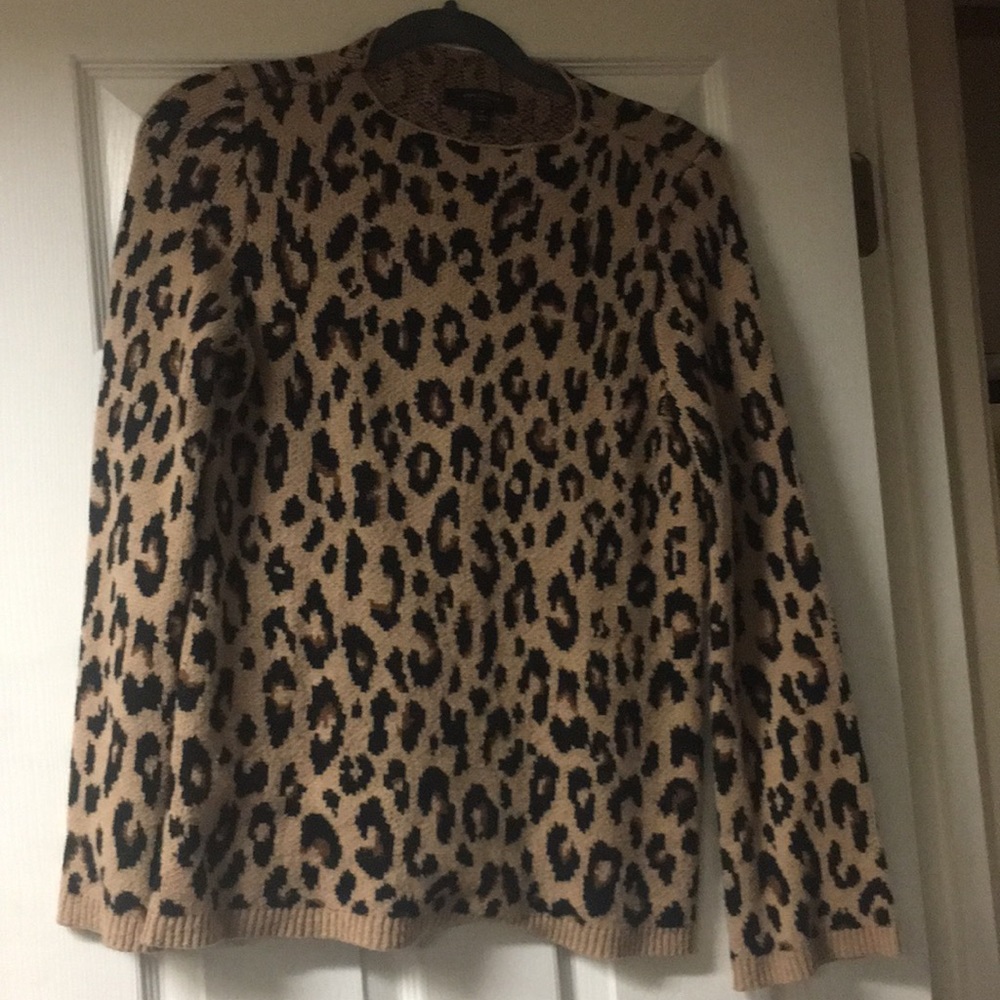 Super comfy Ann Taylor leopard print sweater!
